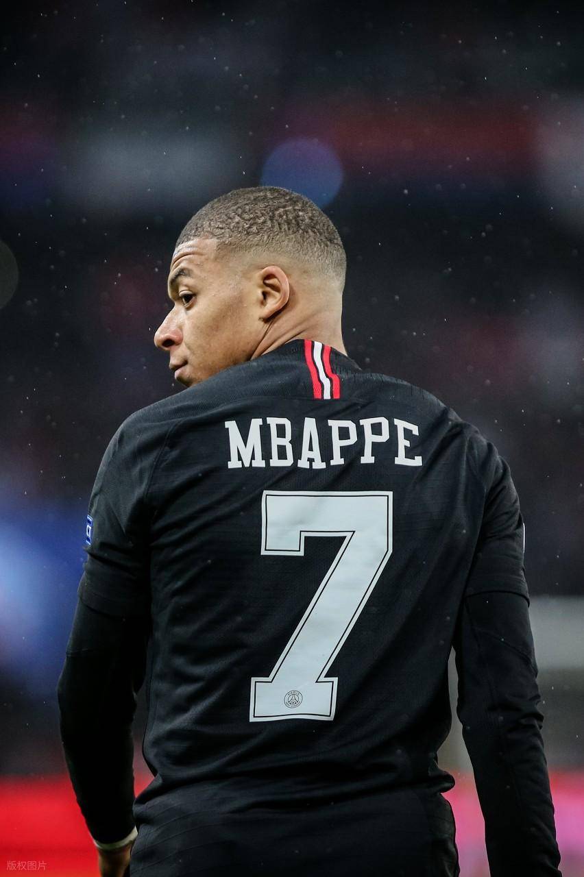 杜埃当选欧冠决赛MVP, 恩里克两夺三冠王, 姆巴佩发文祝贺巴黎